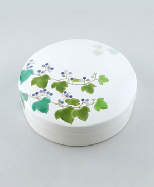 「色絵野葡萄陶筥」2025年径27×高9.5㎝