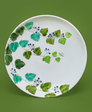 「色絵野葡萄大皿」2020年径39.5×高6.5㎝