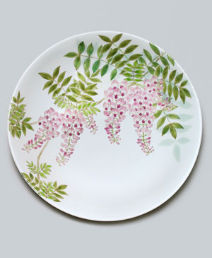 「色絵山藤大皿」2022年径34.5×高6.3㎝