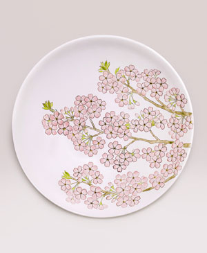 「色絵桜大皿」2026年<br>径37.5×高7.2㎝