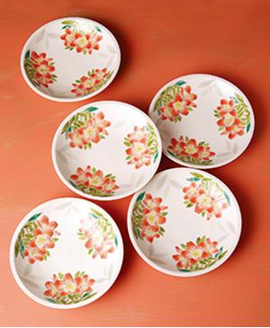 「色絵れんげつつじ組皿」2010年径25×高5㎝