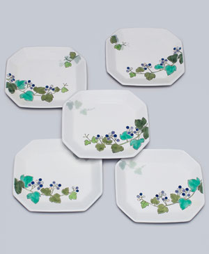 「色絵野葡萄組皿」2022年縦21×横23.5×高3㎝