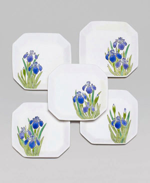 「色絵杜若組皿」2025年縦24×横24×高3.5㎝