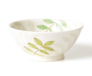 「色絵葉文鉢」2011年径17×高7.5㎝