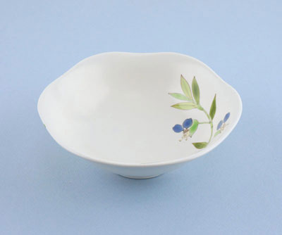 「色絵つゆくさ鉢」2025年径20.5×高7.2㎝