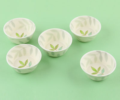 「色絵葉文小鉢」2021年各径11.2×高4.8㎝