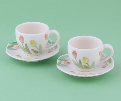 「色絵チューリップカップ＆ソーサー」2022年各径13.5×高7.5㎝