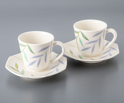 「色絵葉文カップ＆ソーサー」2024年各径14×高8.5㎝