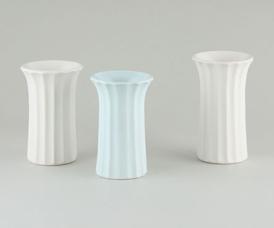 「線彫花器」2020年径13.8×高25.8㎝,径14.5×高23.5㎝