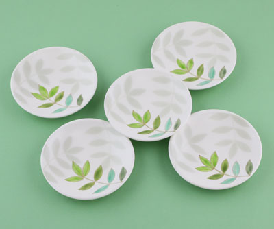 「色絵葉文小皿」2022年各径13.3×高2.3㎝