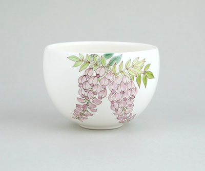 「色絵山藤茶碗」2025年径12.5×高8.7㎝