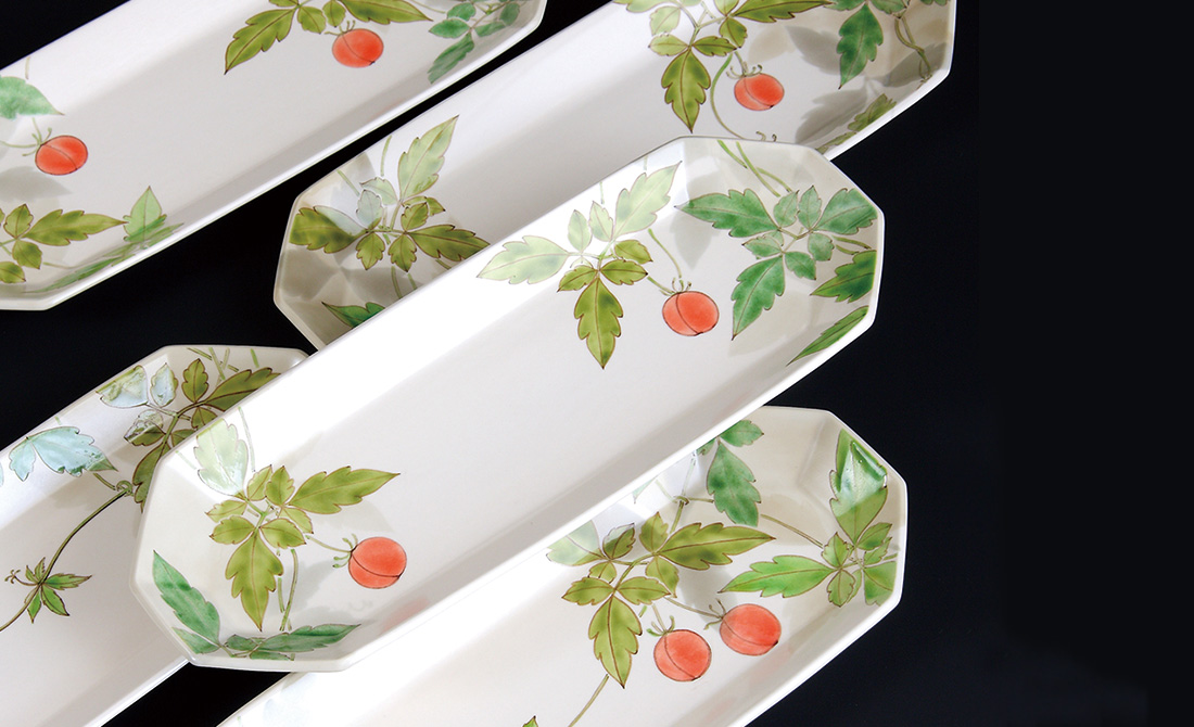 色絵ふうせんかずら長組皿