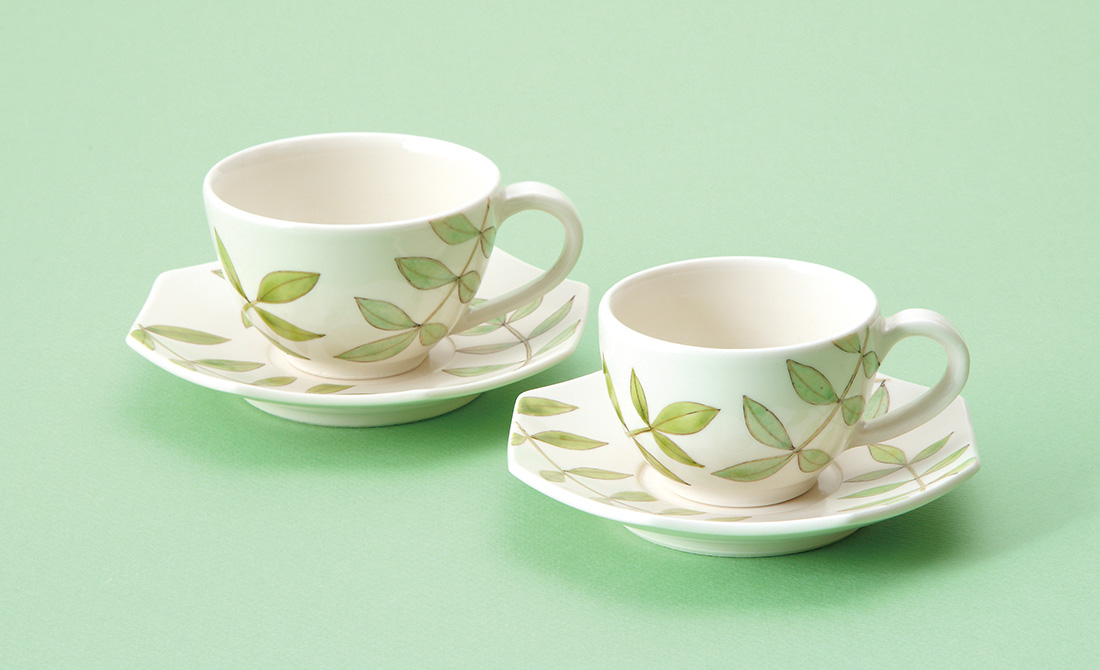 色絵葉文カップ＆ソーサ－、色絵葉文デミタスカップ＆ソーサー